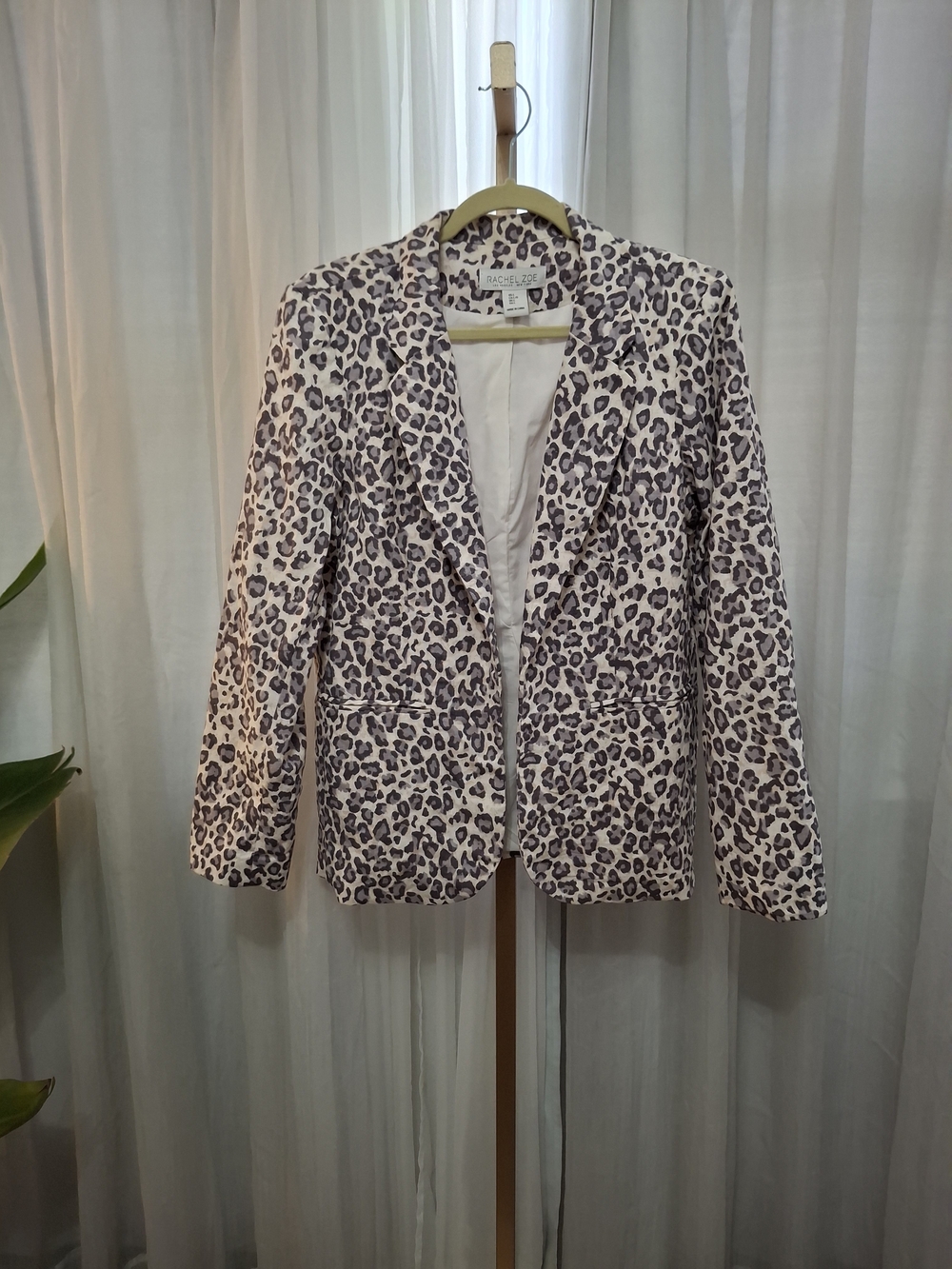 Rachel Zoe Cream Blazer with Gray Leopard Print